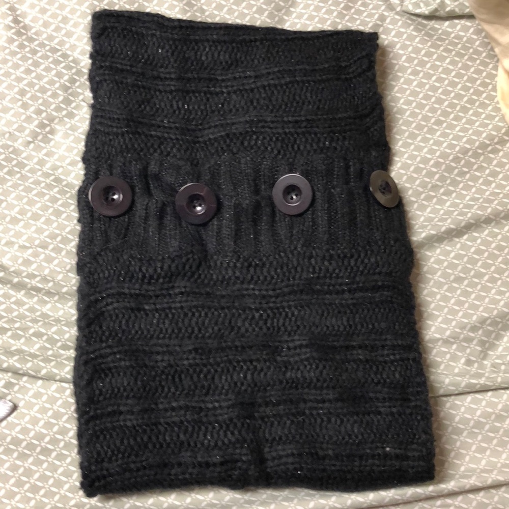 Steve Madden black infinity scarf